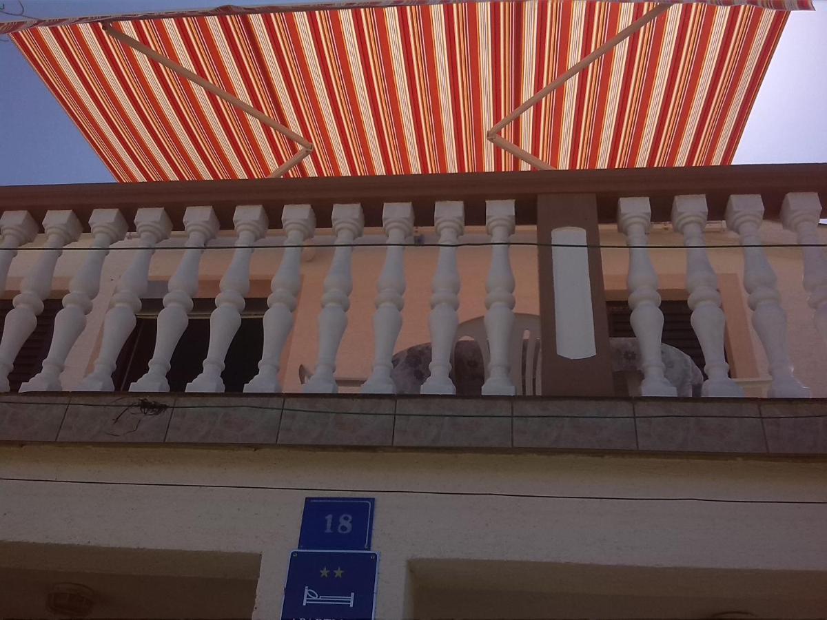 Apartman Borosa Vir Buitenkant foto