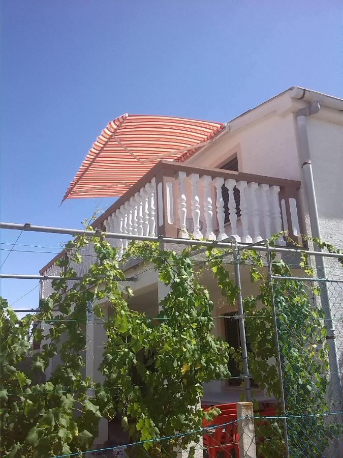 Apartman Borosa Vir Buitenkant foto