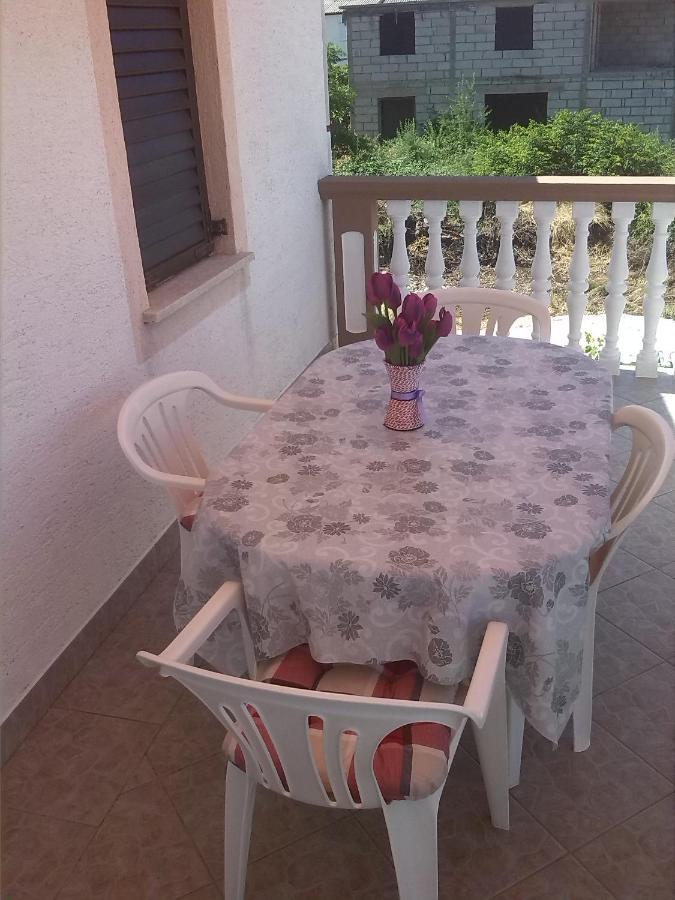 Apartman Borosa Vir Buitenkant foto