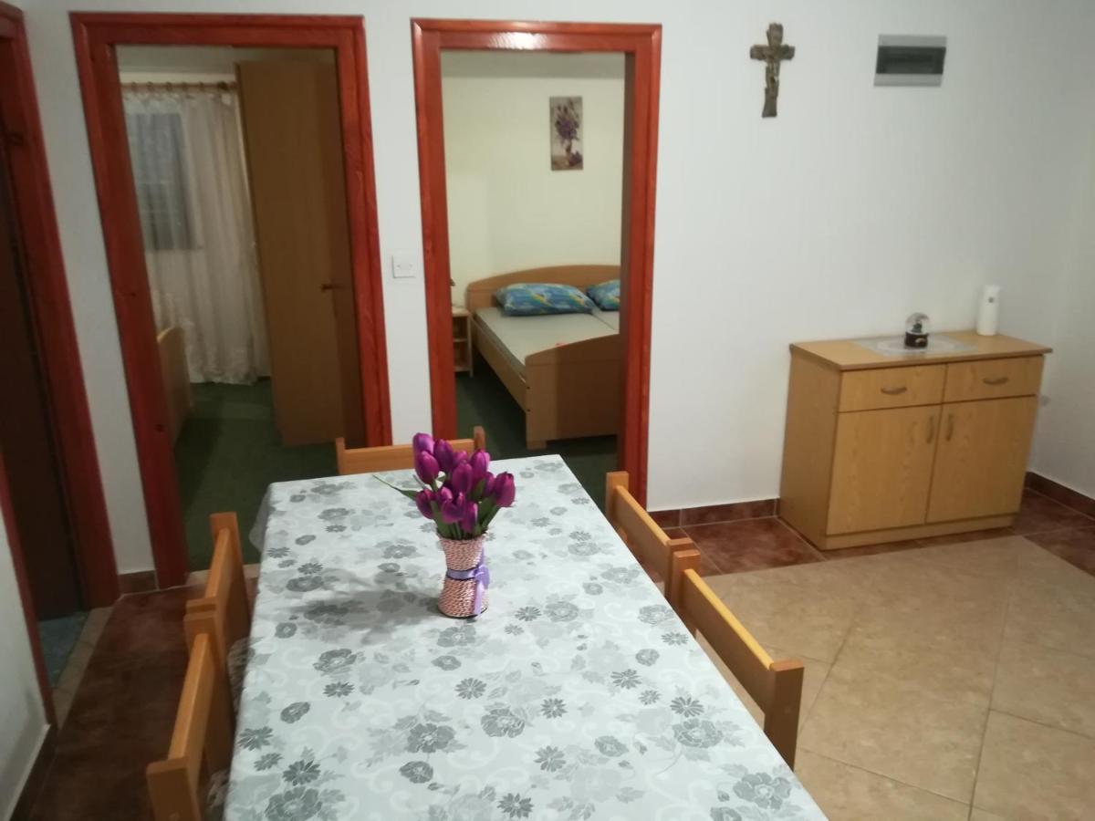 Apartman Borosa Vir Buitenkant foto